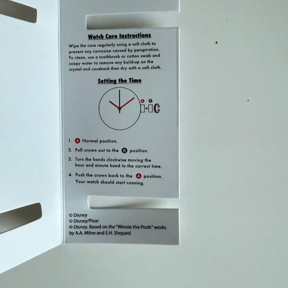 NWT - Disney Mickey Mouse Men's Gold Cardiff Alloy Watch - Picture 13 of 16